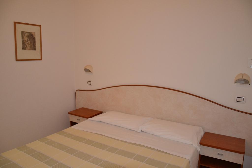 Hotel Ariston Misano Adriatico Oda fotoğraf