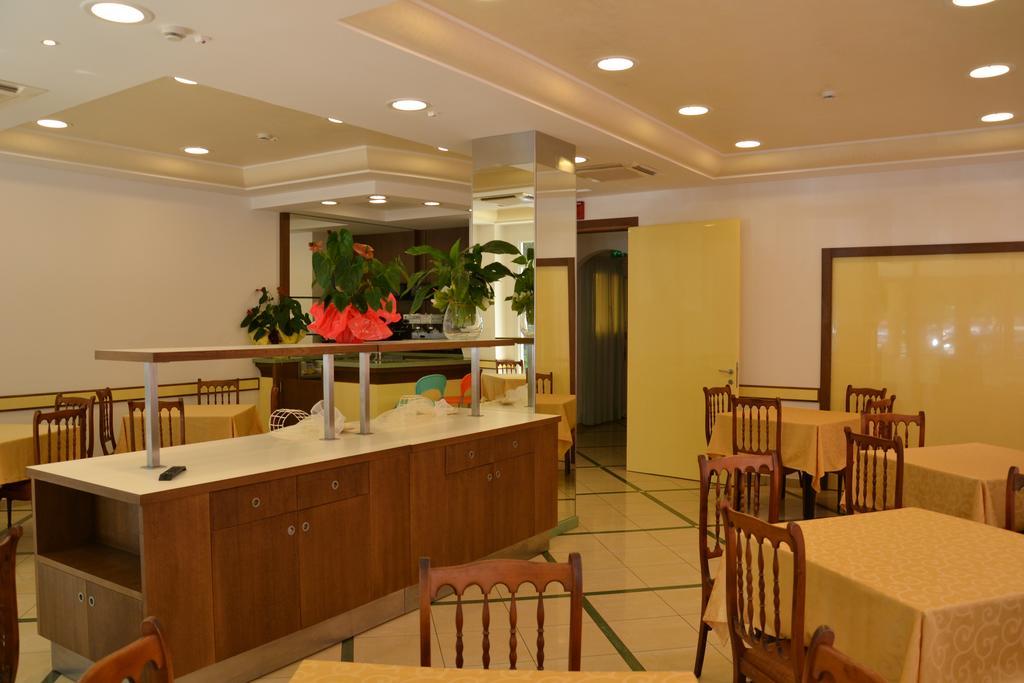 Hotel Ariston Misano Adriatico Dış mekan fotoğraf