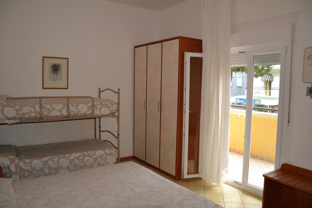 Hotel Ariston Misano Adriatico Oda fotoğraf