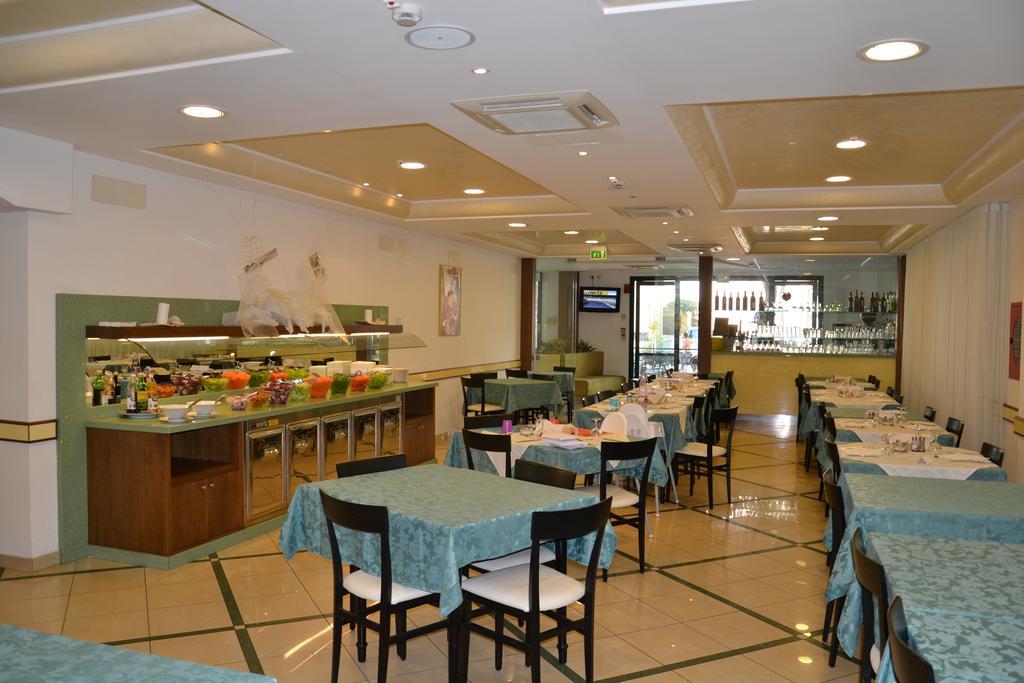 Hotel Ariston Misano Adriatico Dış mekan fotoğraf