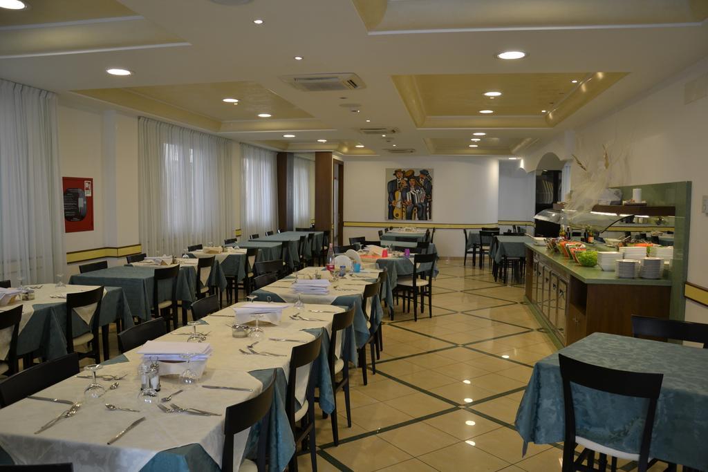 Hotel Ariston Misano Adriatico Dış mekan fotoğraf
